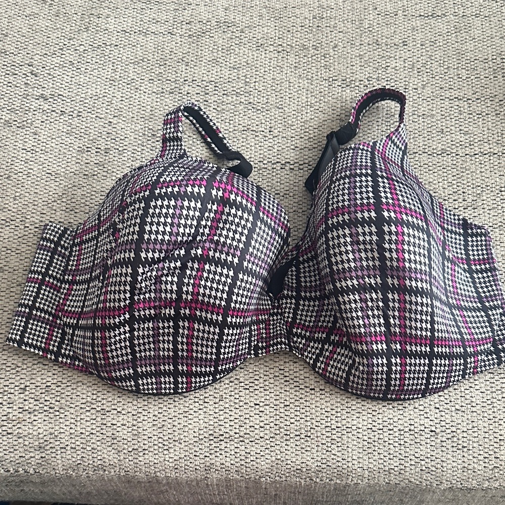 Women’s Plaid T-Shirt Bra in Black, White & Pink